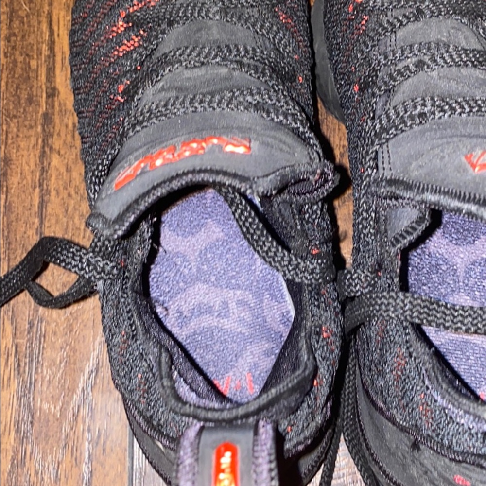 Lebron 18s - Picture 4 of 5